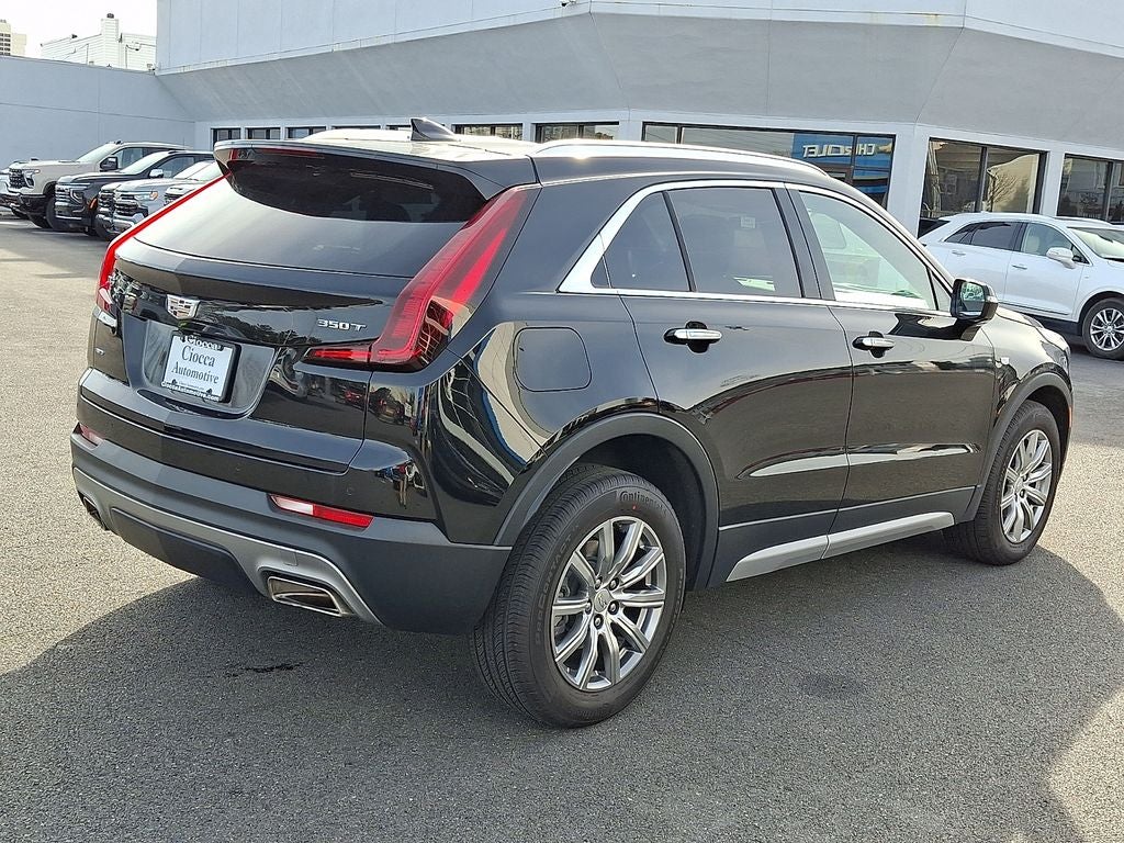2022 Cadillac XT4 Premium Luxury