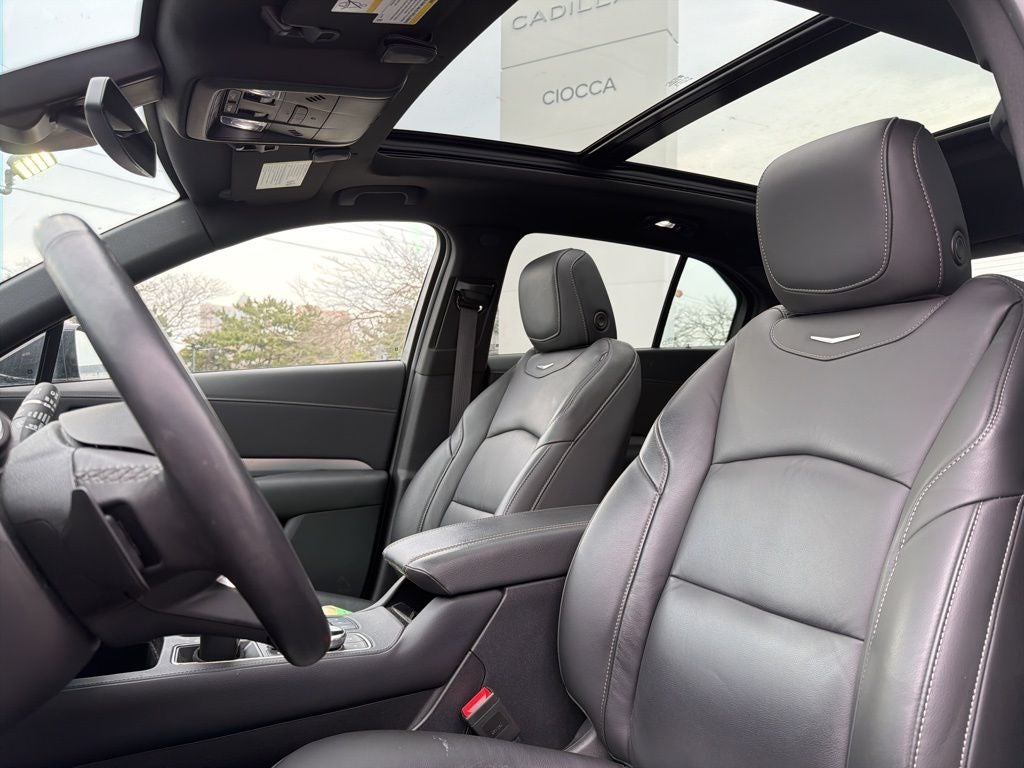 2023 Cadillac XT4 Premium Luxury