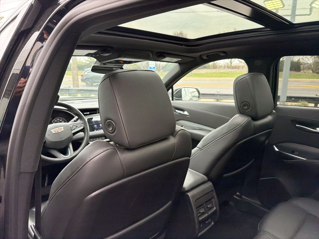 2023 Cadillac XT4 Premium Luxury