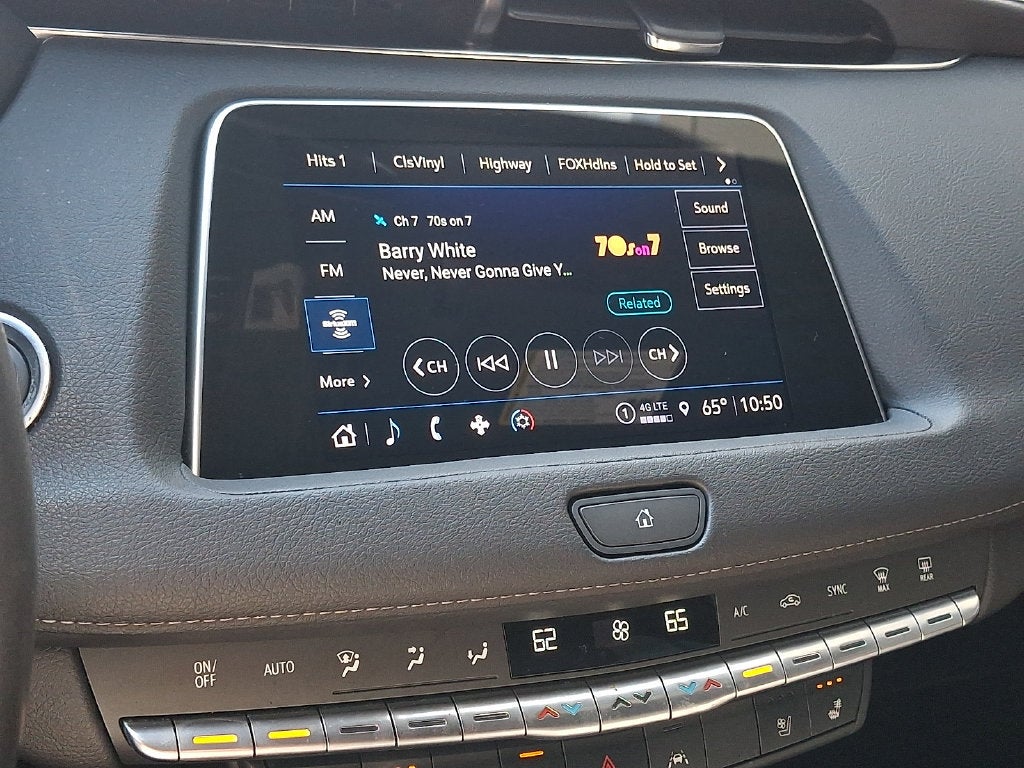 2023 Cadillac XT4 Premium Luxury