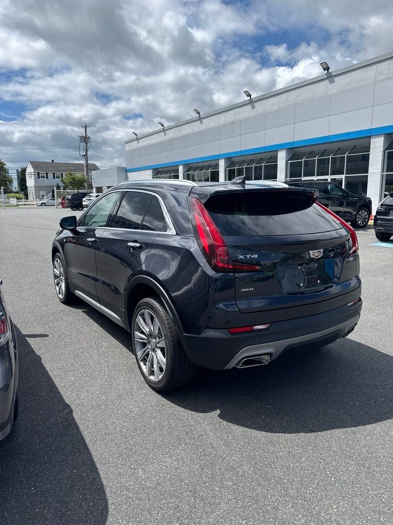 2023 Cadillac XT4 Premium Luxury