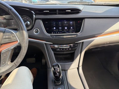 2022 Cadillac XT5 Premium Luxury