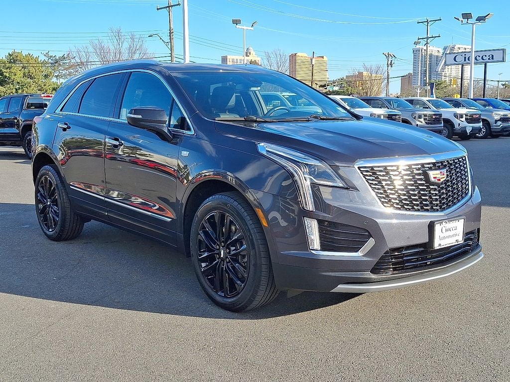 2022 Cadillac XT5 Premium Luxury