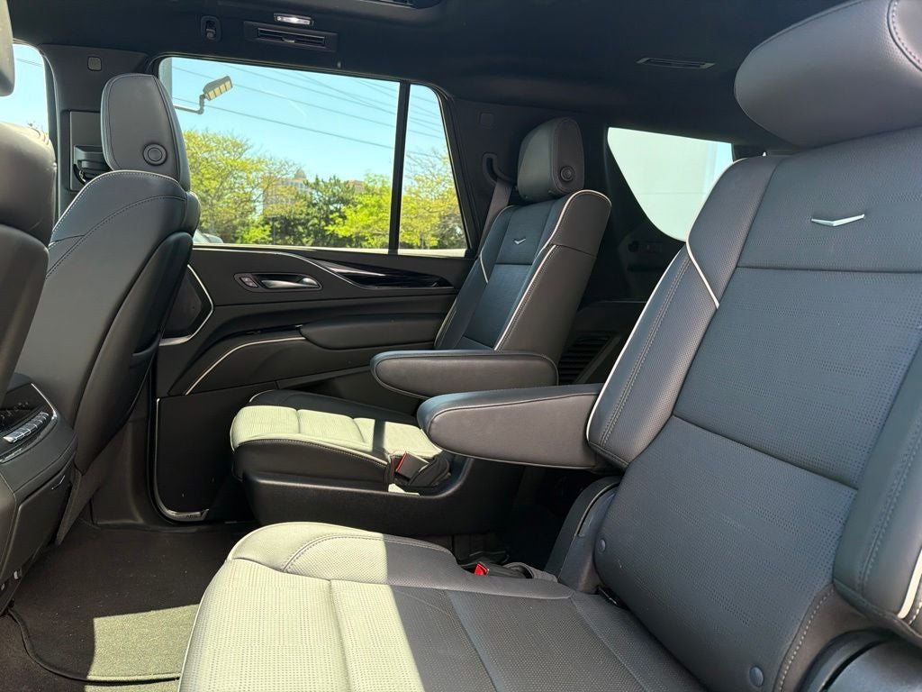 2023 Cadillac Escalade Sport