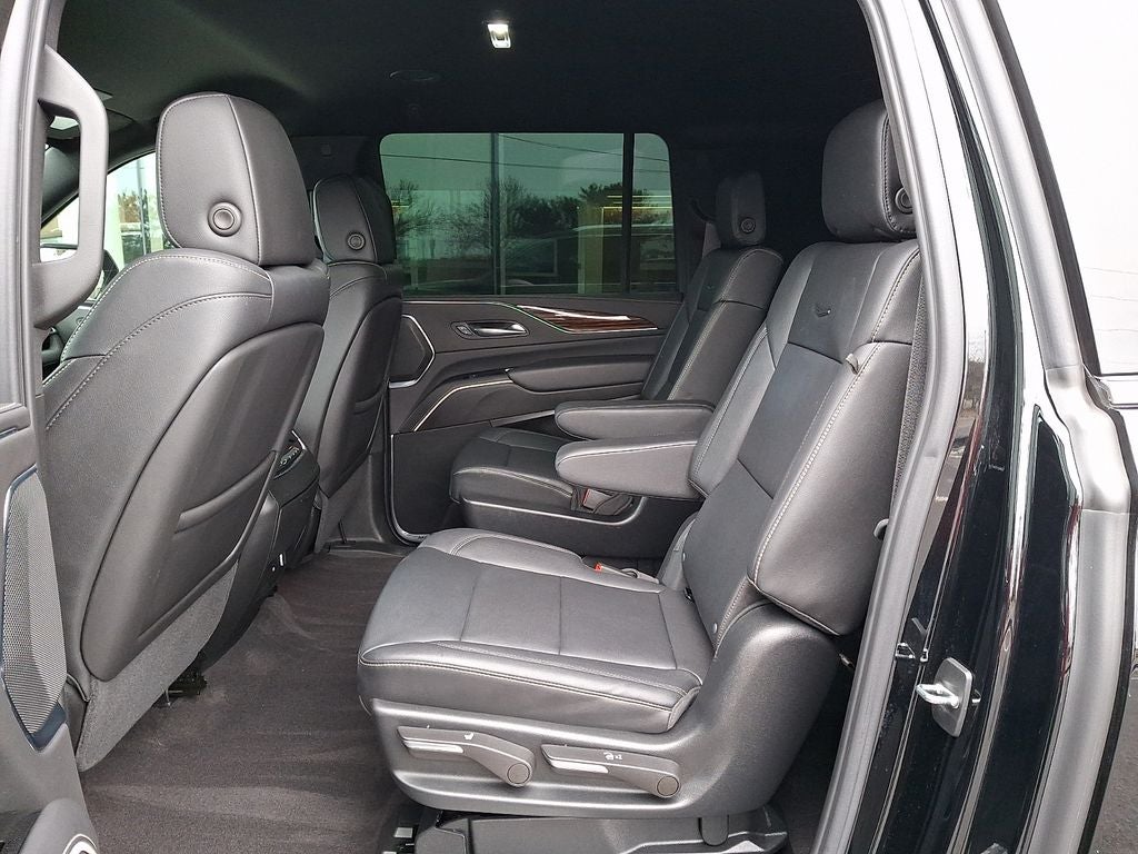 2023 Cadillac Escalade ESV Luxury