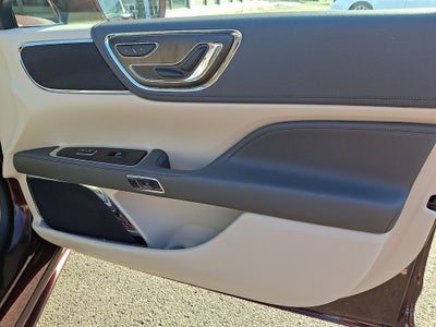 2019 Lincoln Continental Select
