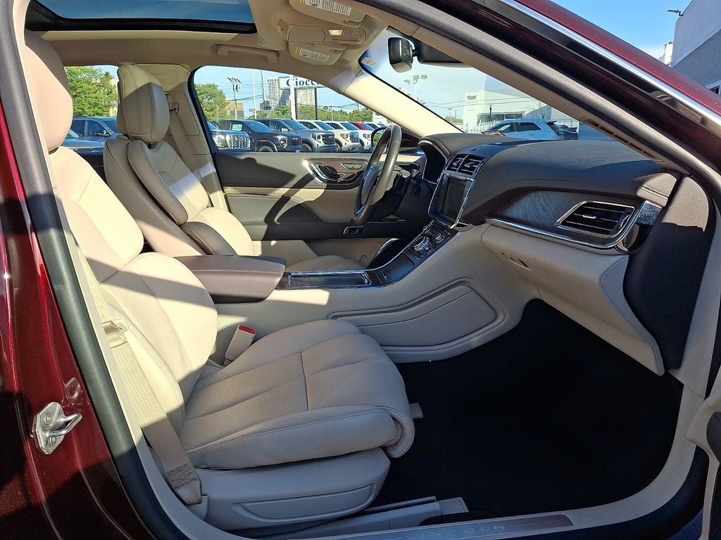 2019 Lincoln Continental Select