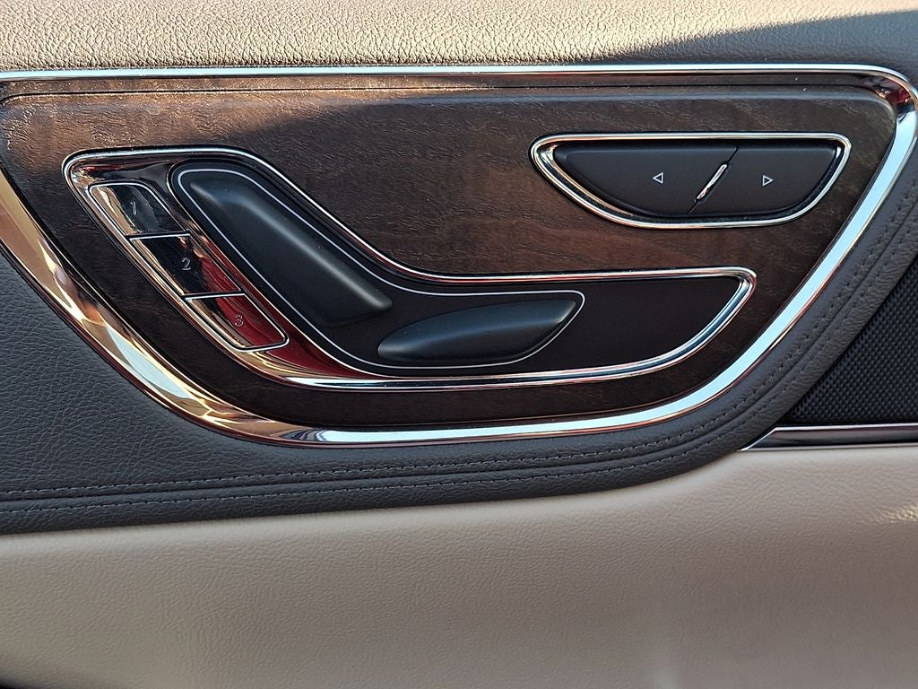 2019 Lincoln Continental Select