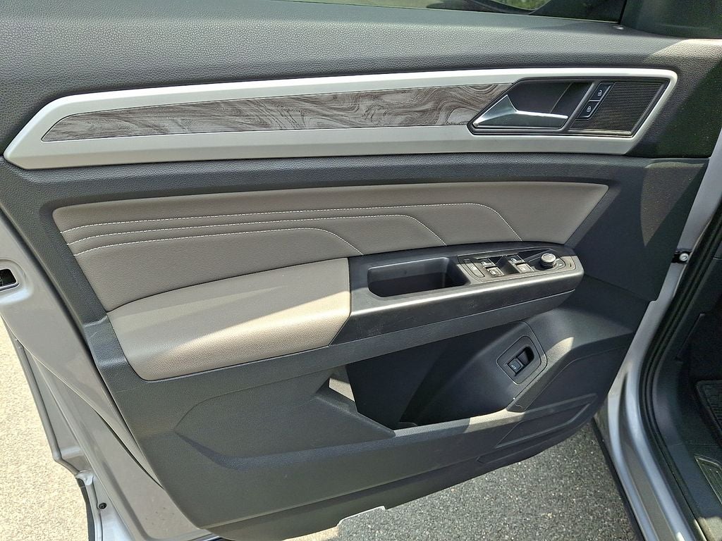2021 Volkswagen Atlas Cross Sport 2.0T SE w/Technology