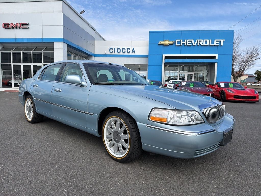 2009 Lincoln Town Car Signature Limited