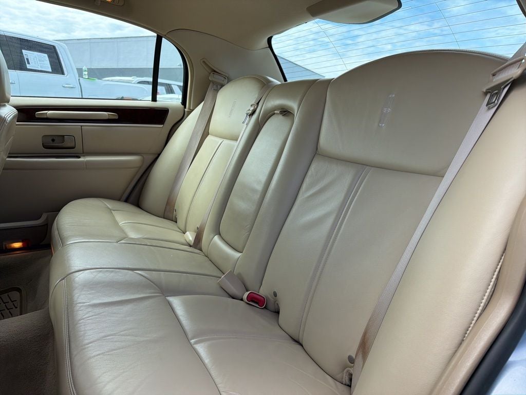 2009 Lincoln Town Car Signature Limited