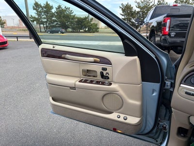 2009 Lincoln Town Car Signature Limited