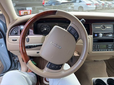 2009 Lincoln Town Car Signature Limited