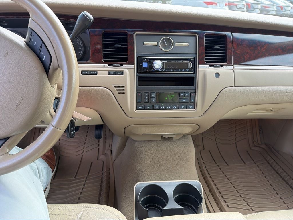 2009 Lincoln Town Car Signature Limited