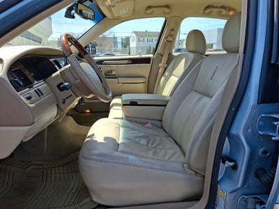 2009 Lincoln Town Car Signature Limited