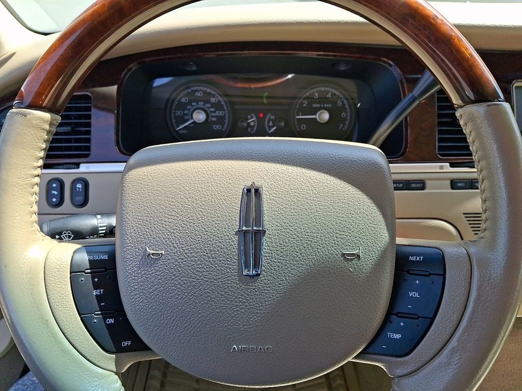 2009 Lincoln Town Car Signature Limited