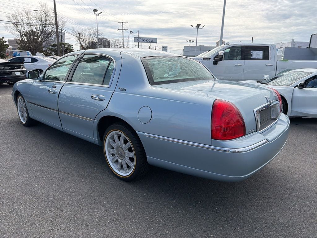 2009 Lincoln Town Car Signature Limited