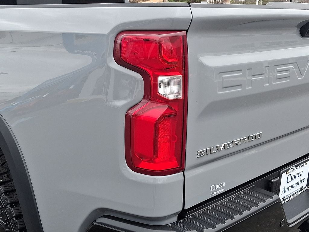 2025 Chevrolet Silverado 1500 ZR2
