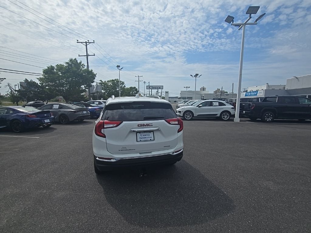 2023 GMC Terrain SLT