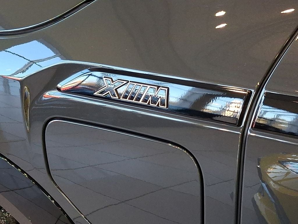 2023 BMW XM Base