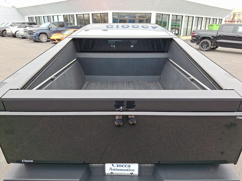 2024 Tesla Cybertruck Cyberbeast