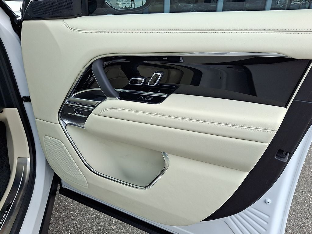 2026 Land Rover Range Rover SE LWB
