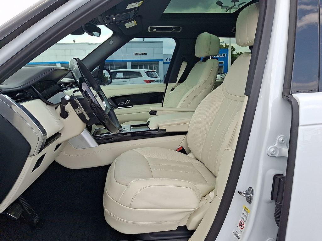 2026 Land Rover Range Rover SE LWB