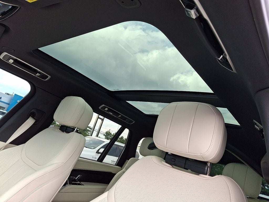 2026 Land Rover Range Rover SE LWB