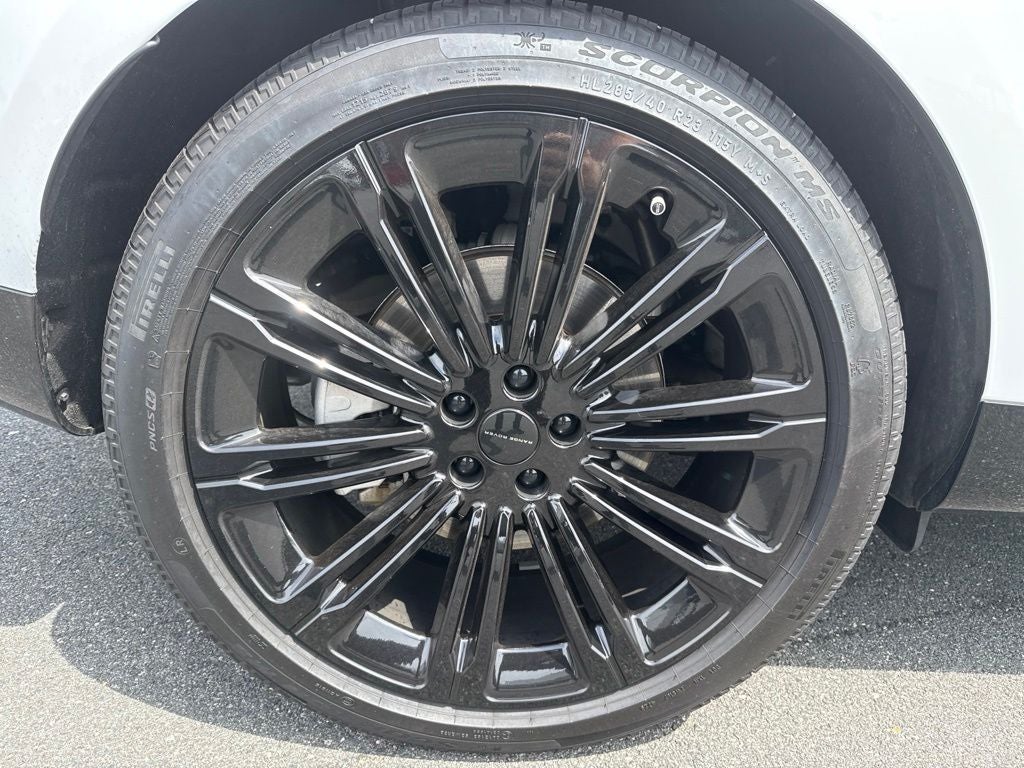 2026 Land Rover Range Rover SE LWB