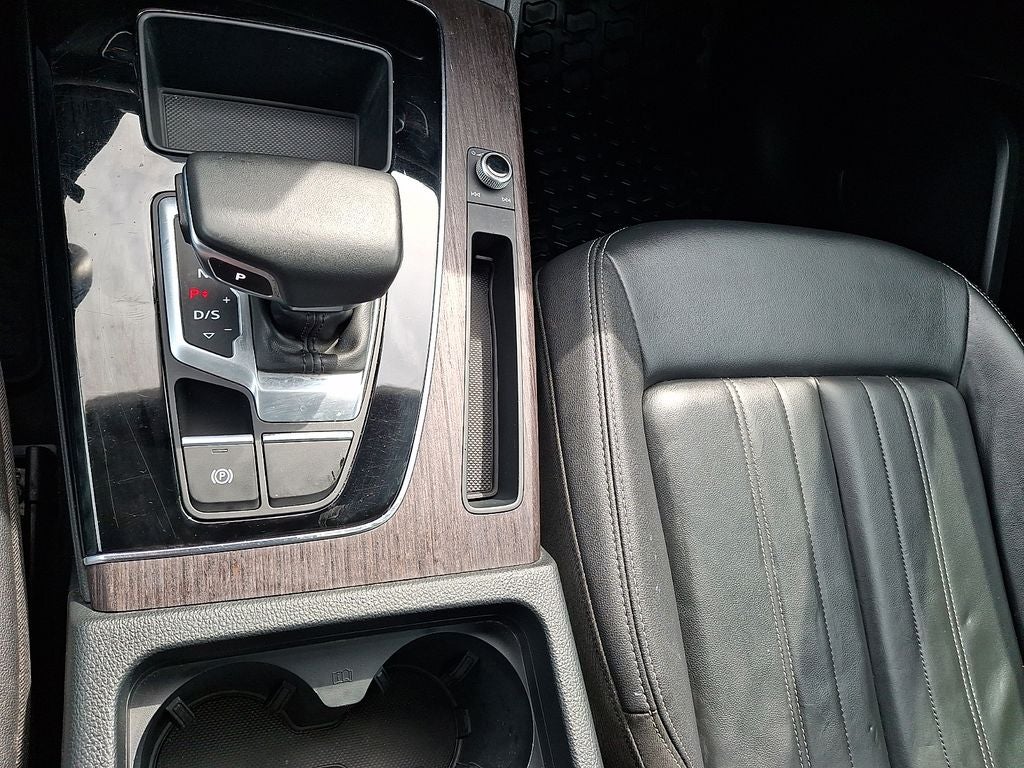 2023 Audi Q5 45 S line Premium quattro