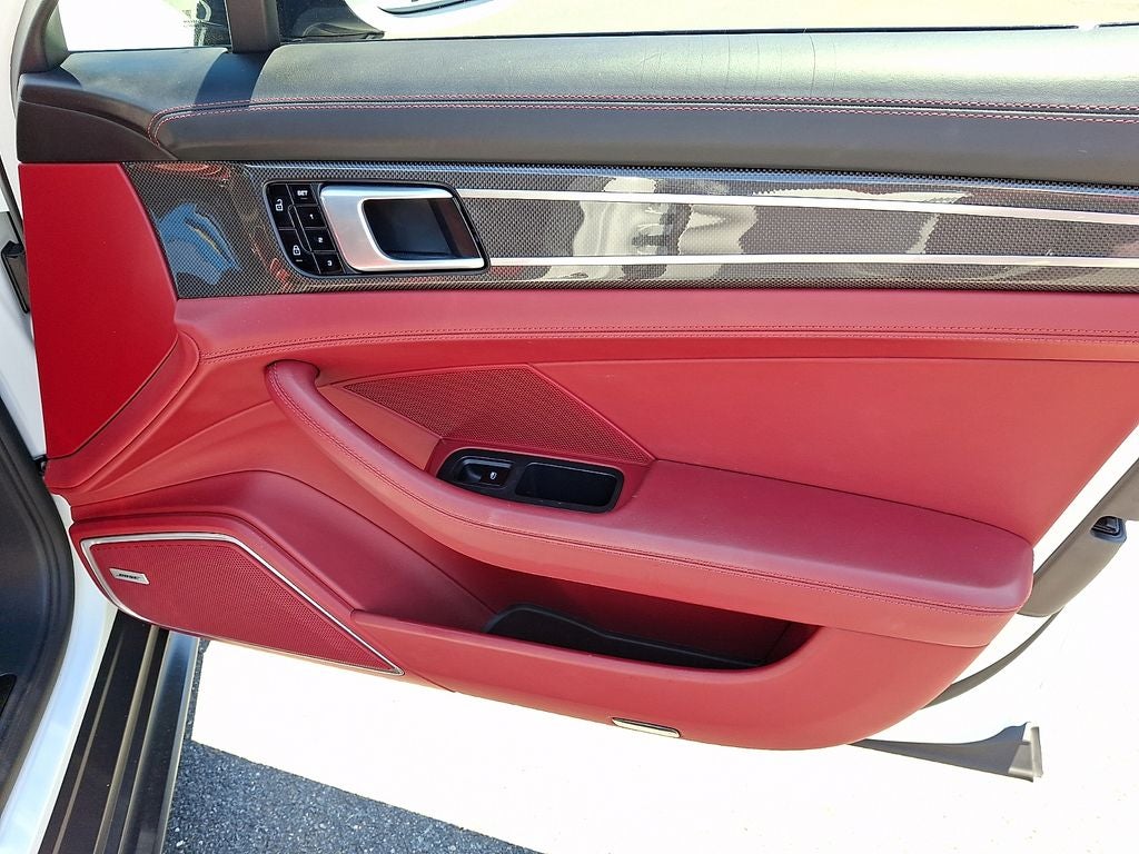 2019 Porsche Panamera GTS