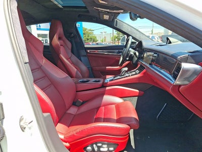 2019 Porsche Panamera GTS