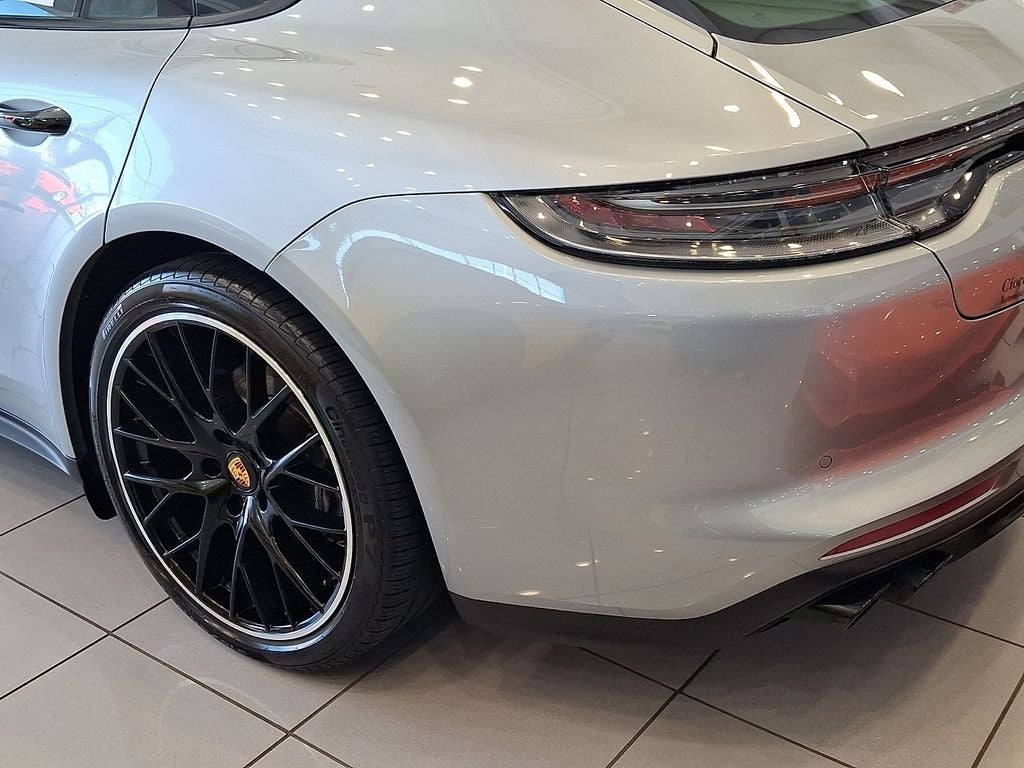 2023 Porsche Panamera 4