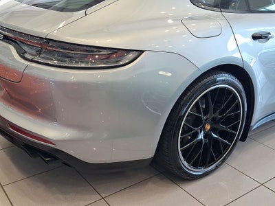 2023 Porsche Panamera 4