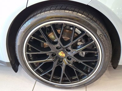 2023 Porsche Panamera 4