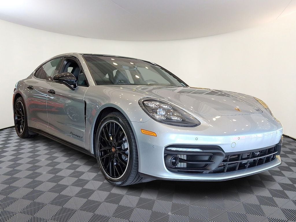 2023 Porsche Panamera 4