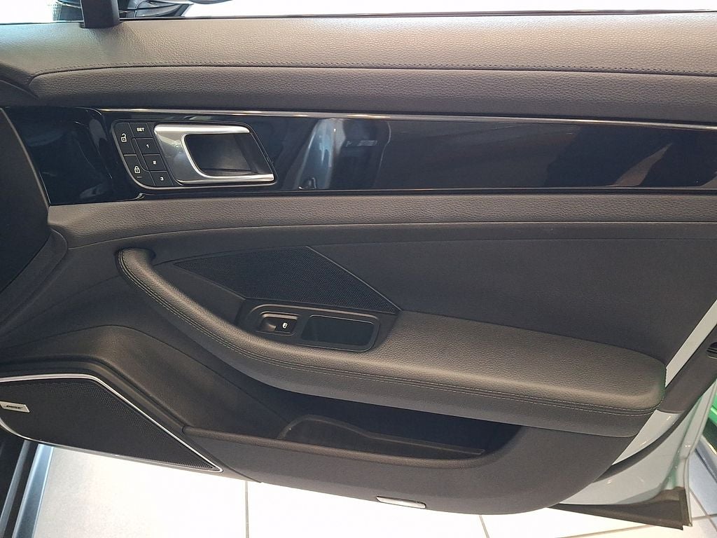 2023 Porsche Panamera 4