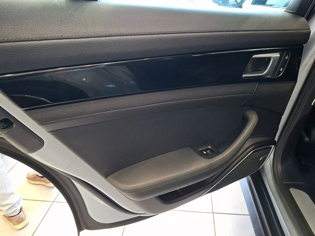 2023 Porsche Panamera 4