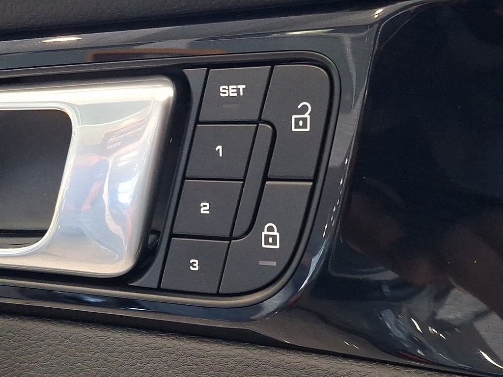 2023 Porsche Panamera 4