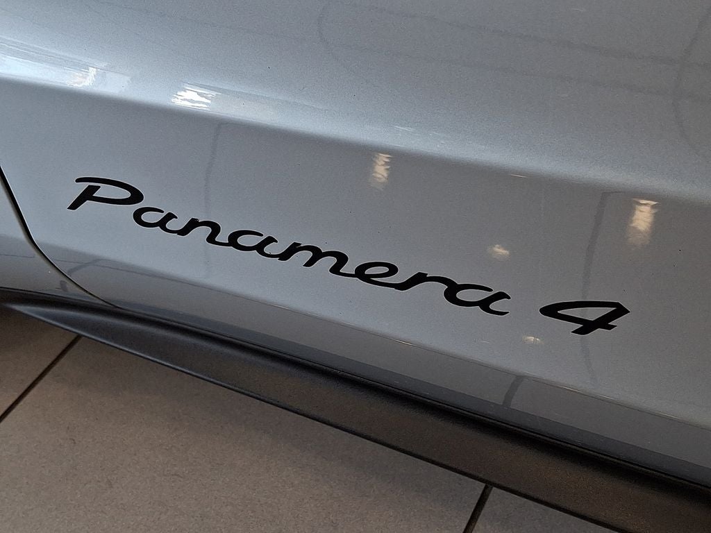 2023 Porsche Panamera 4