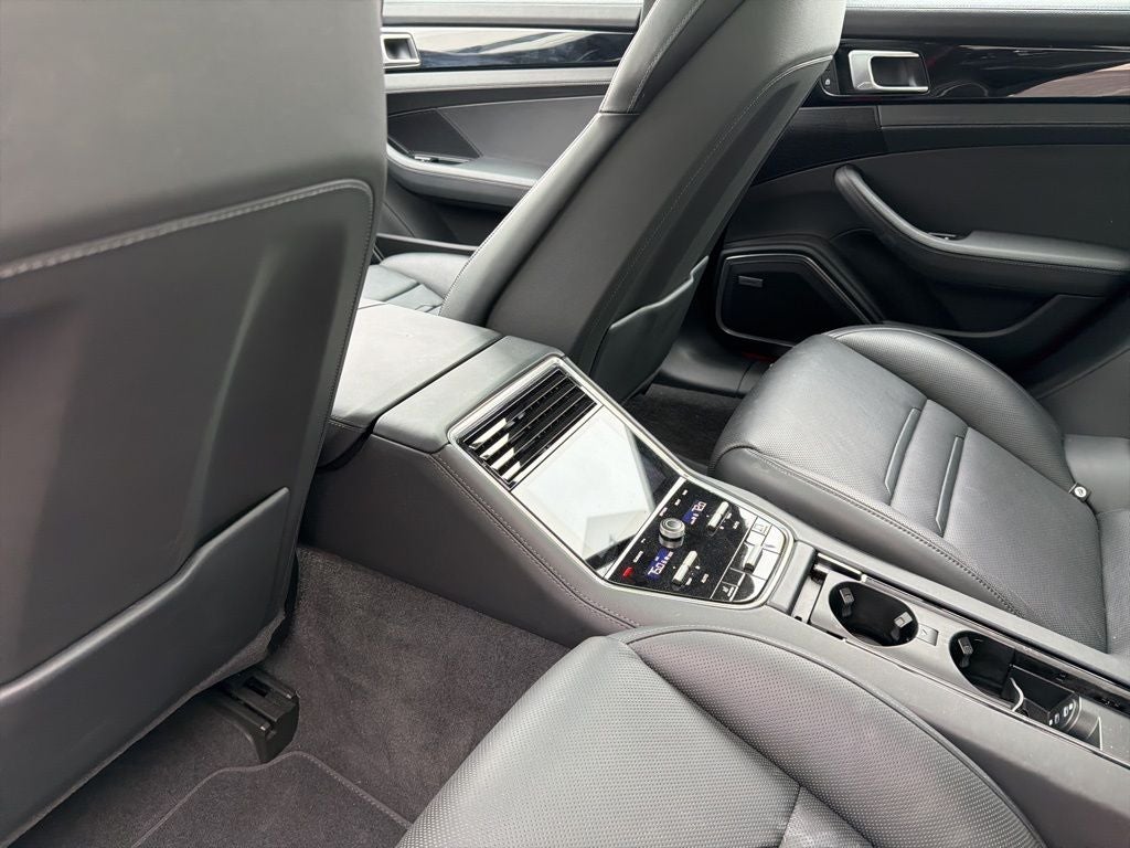 2022 Porsche Panamera 4