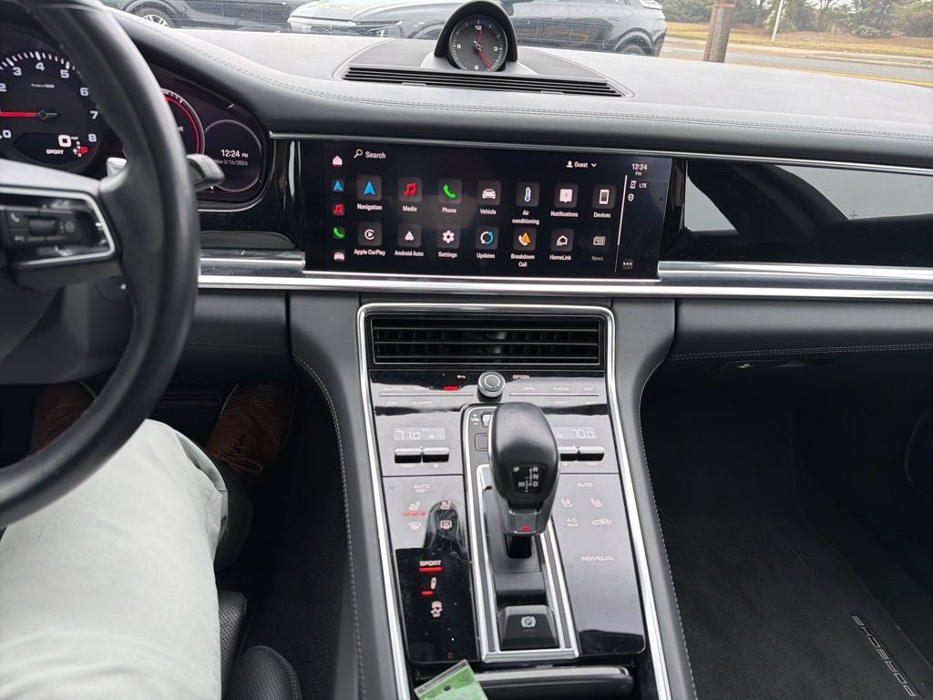 2022 Porsche Panamera 4