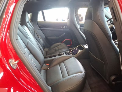 2022 Porsche Panamera 4