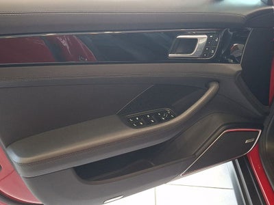 2022 Porsche Panamera 4