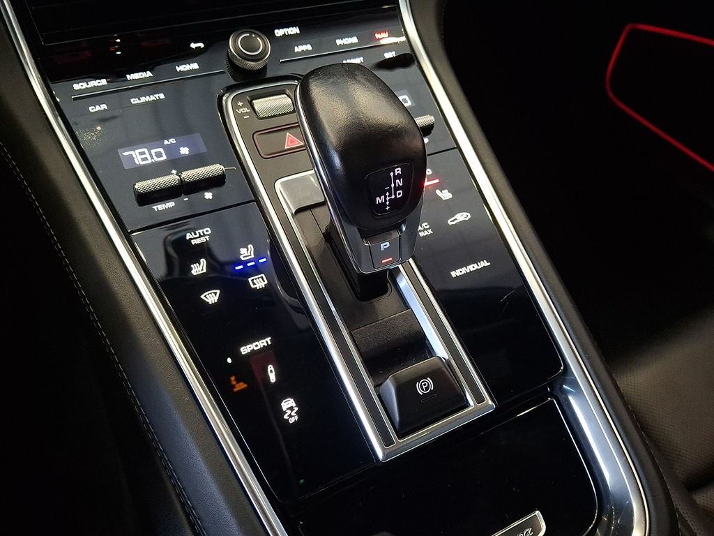 2022 Porsche Panamera 4