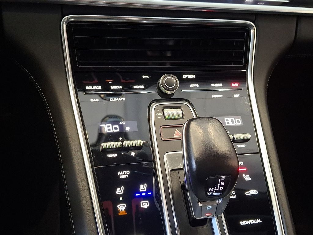 2022 Porsche Panamera 4