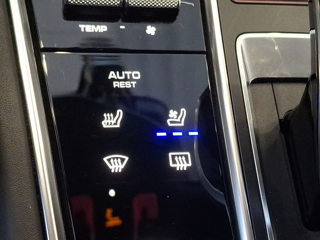 2022 Porsche Panamera 4