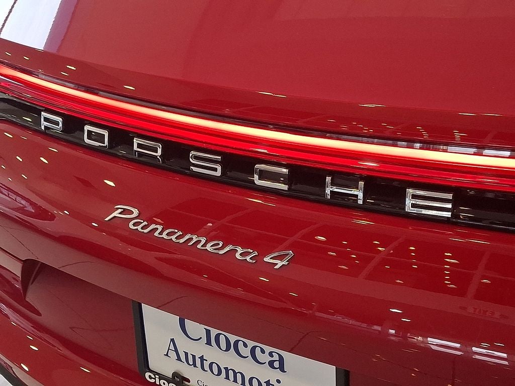 2022 Porsche Panamera 4