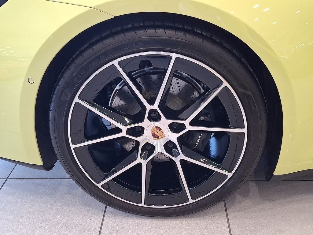 2025 Porsche 911 Carrera