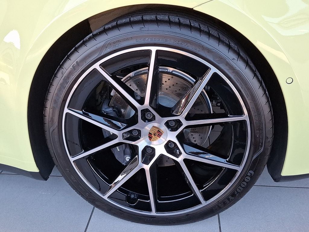 2025 Porsche 911 Carrera